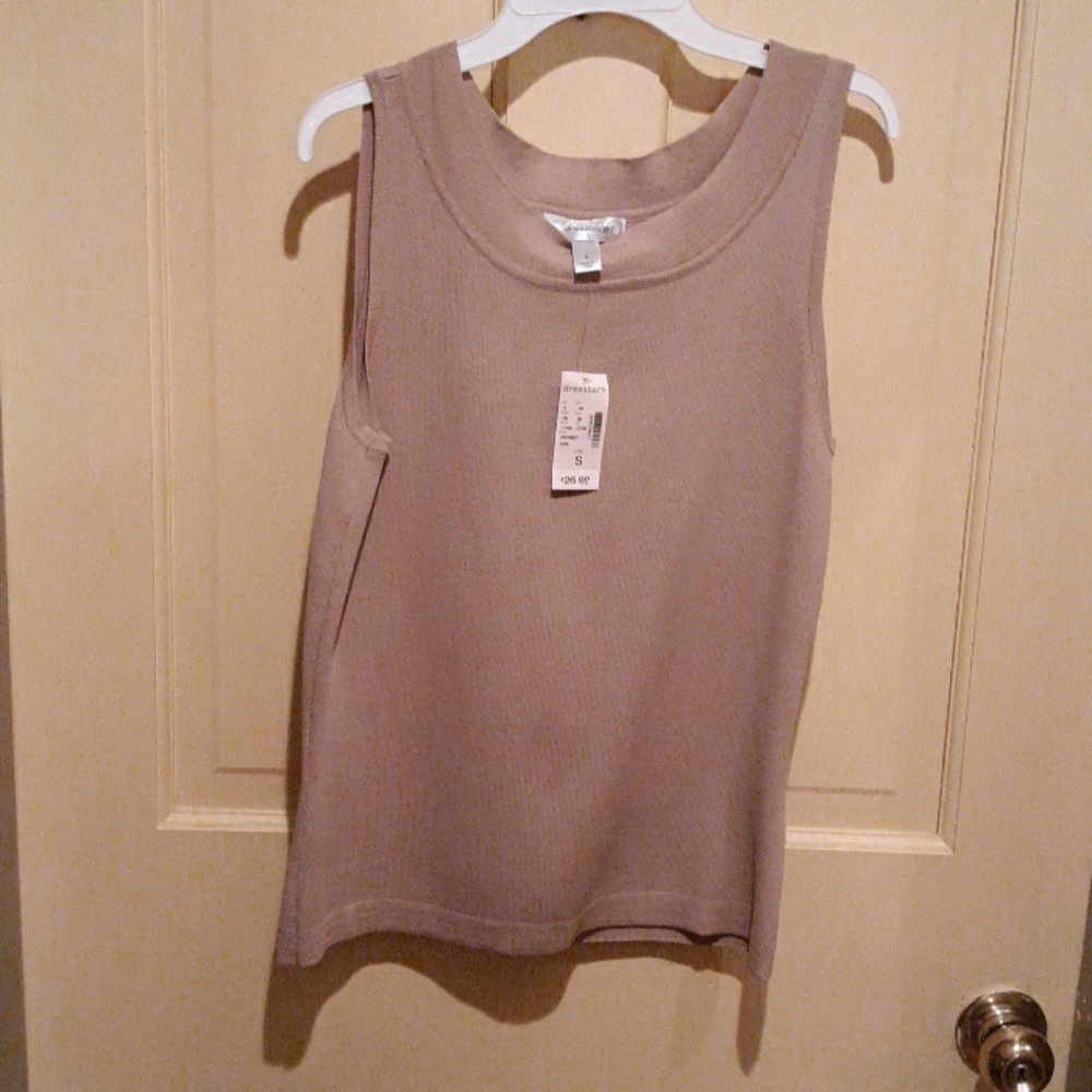 Size small women's sleeveless tops